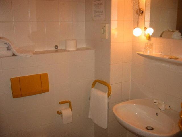 Hotel Silberhorn Erlangen Szoba fotó
